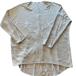 Light Gray Women's Long Sleeve Hi-Low Pullover Sweater XL